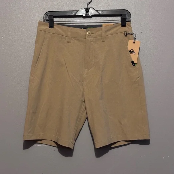 NWT Men’s Quiksilver Khaki Amphibian Walkshorts - Picture 1 of 11